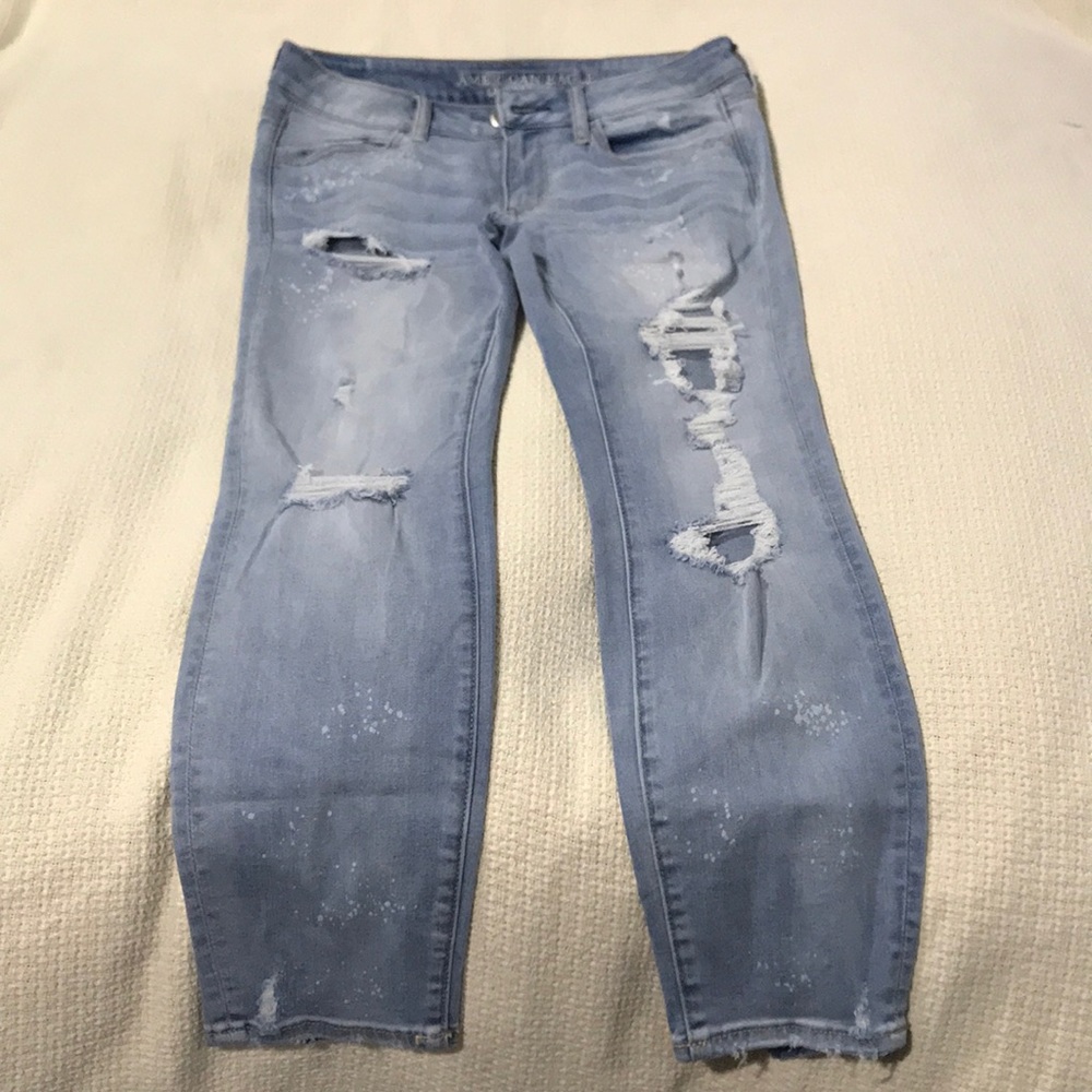 American Eagle Distressed Cropped Denim Jeans